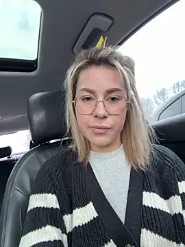 Roxi Joy online show from 04/01/26, 10:05