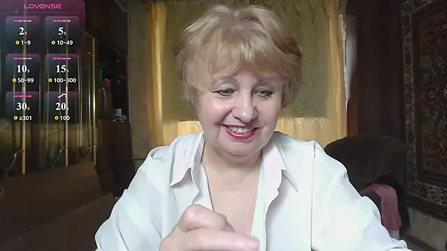 Snapshot of Casey_peach chatting on 06/21/26, 07:00 Casey peach online show from 06/21/26, 07:00