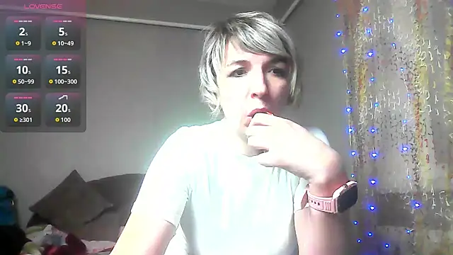 Lana Foxyy online show from 03/25/26, 07:42