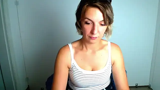 Snapshot of Lana_Foxyy chatting on 08/05/26, 12:52 Lana Foxyy online show from 08/05/26, 12:52
