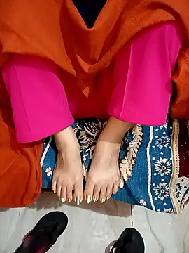 Snapshot of Sofia-111 chatting on 01/15/26, 05:05 Sofia-111 online show from 01/15/26, 05:05