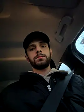 Snapshot of xbear00 chatting on 12/16/25, 03:39 xbear00 online show from 12/16/25, 03:39