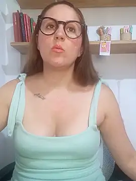 Snapshot of SofiEsteves chatting on 02/09/26, 04:33 SofiEsteves online show from 02/09/26, 04:33