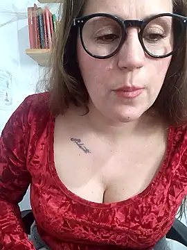 Snapshot of SofiEsteves chatting on 04/28/26, 01:05 SofiEsteves online show from 04/28/26, 01:05