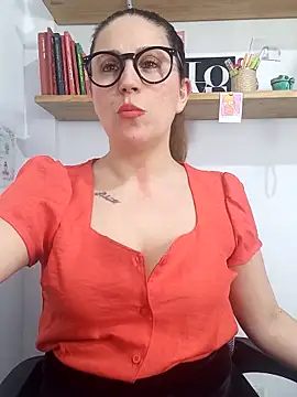 Snapshot of SofiEsteves chatting on 05/02/26, 03:50 SofiEsteves online show from 05/02/26, 03:50