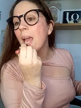 Snapshot of SofiEsteves chatting on 05/23/26, 03:27 SofiEsteves online show from 05/23/26, 03:27
