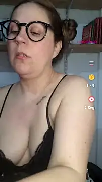 Snapshot of SofiEsteves chatting on 07/25/26, 12:47 SofiEsteves online show from 07/25/26, 12:47