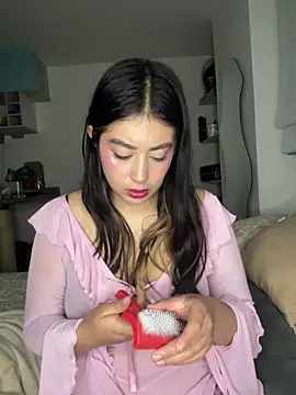 Snapshot of justmariee chatting on 03/13/26, 01:34 justmariee online show from 03/13/26, 01:34