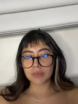 Snapshot of justmariee chatting on 04/04/26, 02:21 justmariee online show from 04/04/26, 02:21