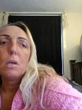 Snapshot of theblondecocklover chatting on 05/30/26, 06:49 theblondecocklover online show from 05/30/26, 06:49