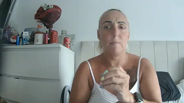 Snapshot of theblondecocklover chatting on 07/25/26, 07:33 theblondecocklover online show from 07/25/26, 07:33