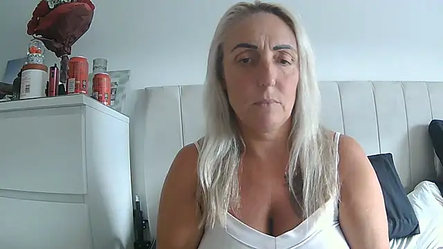 Snapshot of theblondecocklover chatting on 07/26/26, 05:42 theblondecocklover online show from 07/26/26, 05:42