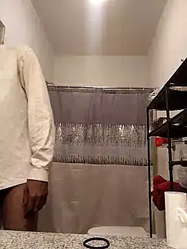 Snapshot of AverageAnt_ chatting on 02/08/26, 05:00 AverageAnt online show from 02/08/26, 05:00