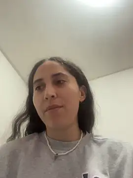 Snapshot of LatinDoll8 chatting on 04/18/26, 04:27 LatinDoll8 online show from 04/18/26, 04:27