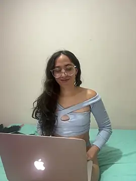 Snapshot of LatinDoll8 chatting on 05/15/26, 03:13 LatinDoll8 online show from 05/15/26, 03:13
