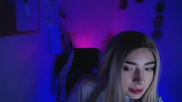 Snapshot of channel_blondee chatting on 02/17/26, 11:44 channel blondee online show from 02/17/26, 11:44