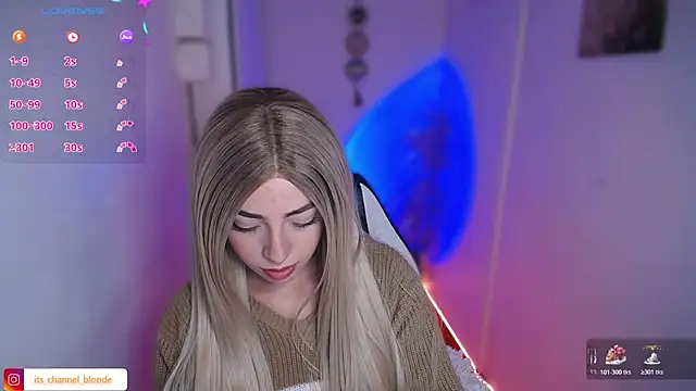 Snapshot of channel_blondee chatting on 03/13/26, 08:26 channel blondee online show from 03/13/26, 08:26