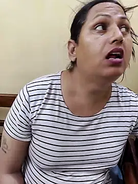 Hotmylips online show from 04/20/26, 01:47