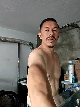 L hotcream online show from 04/22/26, 05:14