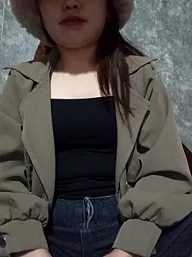 kiss-you12 online show from 12/19/25, 10:55