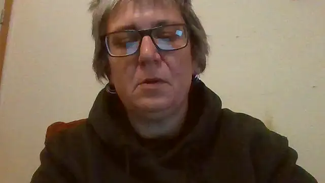 becky1111 online show from 04/23/26, 04:24