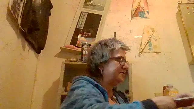 becky1111 online show from 04/23/26, 12:29