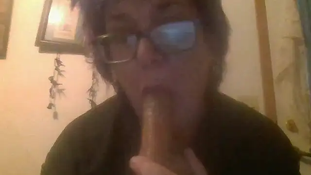 Snapshot of becky1111 chatting on 06/19/26, 03:00 becky1111 online show from 06/19/26, 03:00