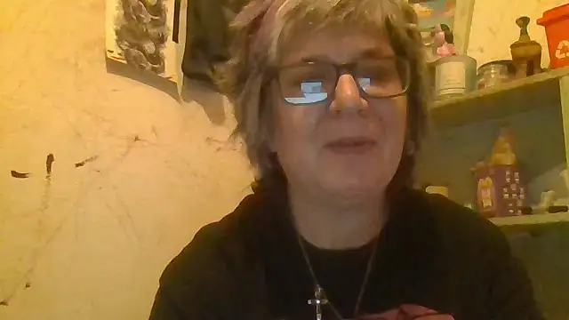 Snapshot of becky1111 chatting on 07/08/26, 09:25 becky1111 online show from 07/08/26, 09:25
