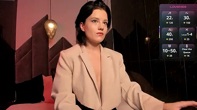 Snapshot of RowenMoon chatting on 02/25/26, 09:46 RowenMoon online show from 02/25/26, 09:46