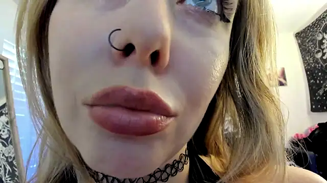 luna lovelyyy online show from 07/28/26, 09:14
