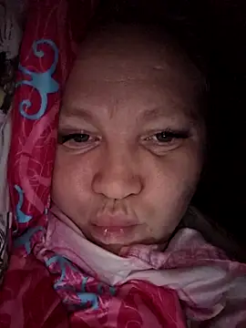 MikasXNiksssxX online show from 12/17/25, 08:15