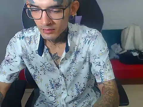 Boy tatto77 online show from 12/21/25, 06:48