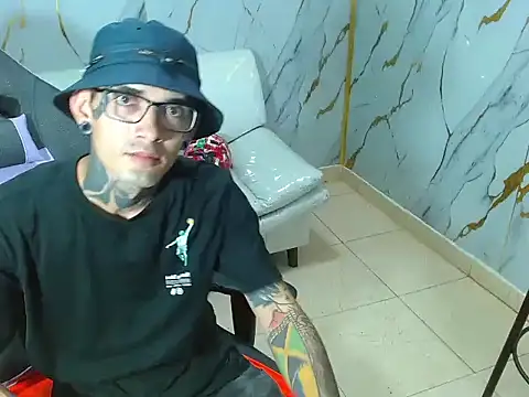 Boy tatto77 online show from 02/05/26, 06:56