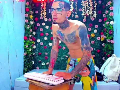 Boy tatto77 online show from 04/15/26, 01:01