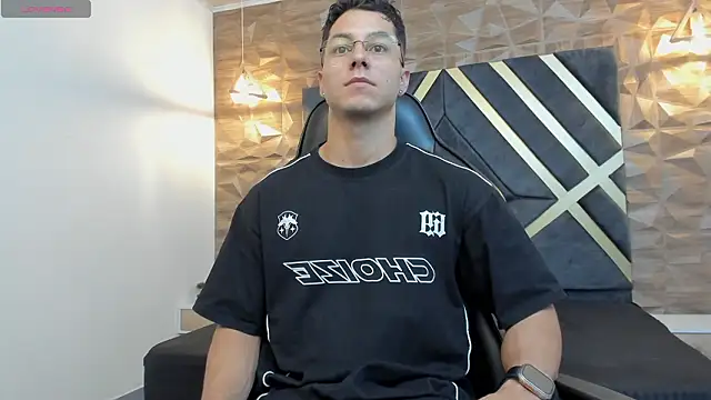 Snapshot of Noah_Clarkk chatting on 02/22/26, 06:06 Noah Clarkk online show from 02/22/26, 06:06