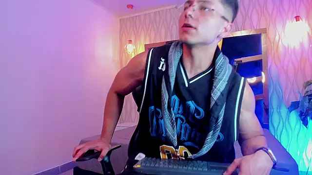 Noah Clarkk online show from 03/06/26, 05:31