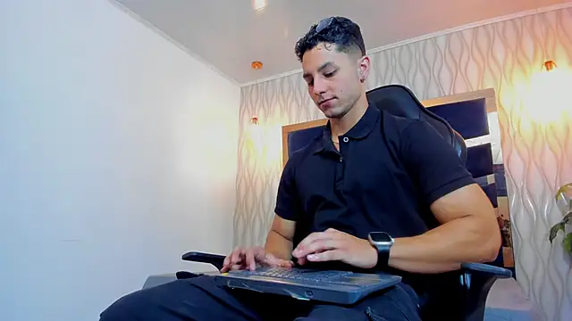 Noah Clarkk online show from 03/24/26, 05:29