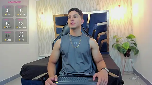 Noah Clarkk online show from 04/27/26, 05:11