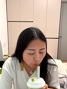 zzdd999 online show from 04/22/26, 01:45