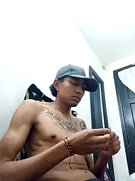 Snapshot of negrito_sexxxo chatting on 12/20/25, 07:15 negrito sexxxo online show from 12/20/25, 07:15