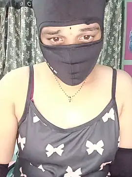 maduri   online show from 06/22/26, 04:37