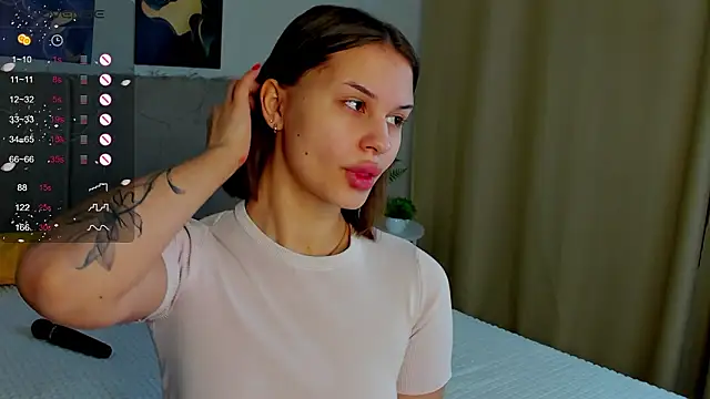 Snapshot of annie_kits chatting on 03/29/26, 02:22 annie kits online show from 03/29/26, 02:22