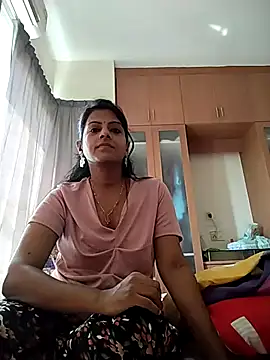 smallrainbow35 online show from 05/05/26, 03:14