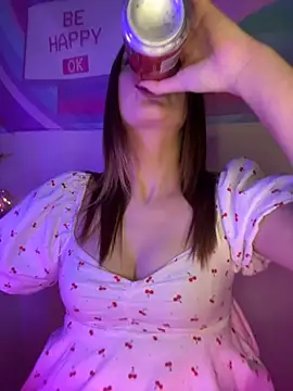 Snapshot of xopeach chatting on 12/20/25, 01:18 xopeach online show from 12/20/25, 01:18