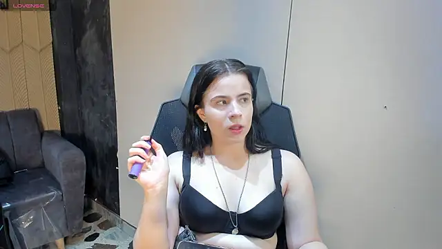 ChannelWhitee  online show from 02/01/26, 08:40