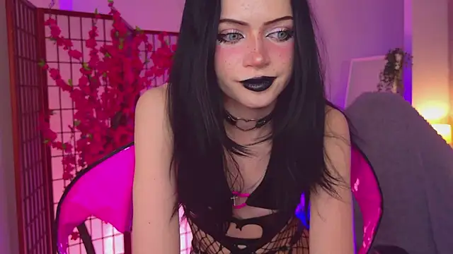 Snapshot of Dark_Diva chatting on 02/17/26, 09:21 Dark Diva online show from 02/17/26, 09:21