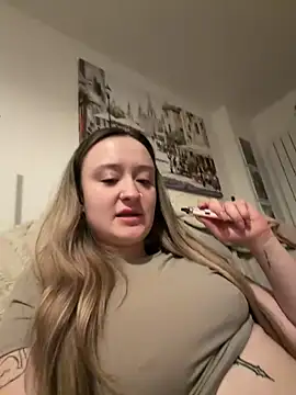 Snapshot of LilyLuck_ chatting on 02/07/26, 10:24 LilyLuck online show from 02/07/26, 10:24