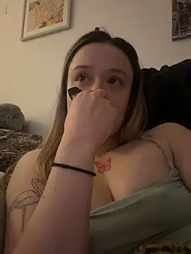 Snapshot of LilyLuck_ chatting on 02/11/26, 01:10 LilyLuck online show from 02/11/26, 01:10