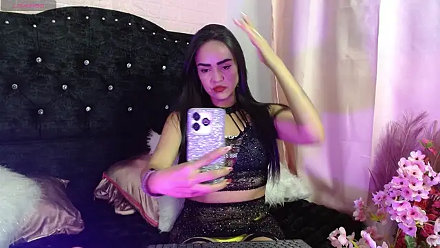 Ambar Rouxee online show from 01/05/26, 08:01