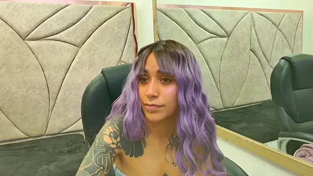 StaceyLeee online show from 12/21/25, 06:37